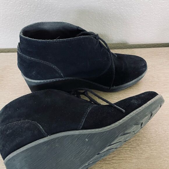 Clarks Collection Black Suede Lace-Up Ankle Boots 10 - Picture 7 of 9